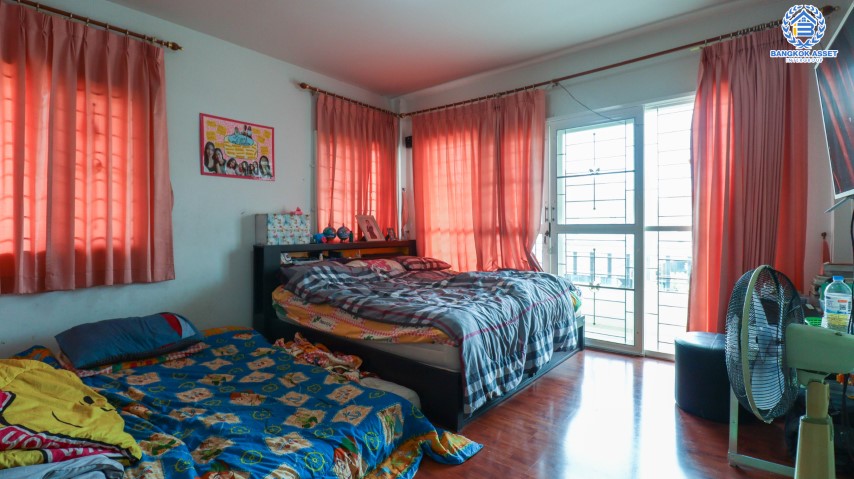 *****บ้านเดี่ยวมือสองย่านปทุมธานี ม.ศุภาลัยวิลล์ ศรีสมาน-ปทุมธานี บนเนื้อที่ 53.1 ตร.ว. พื้นที่ใช้สอย 170 ตร.ม. ฟังก์ชัน 4 ห้องนอน 3 ห้องน้ำ 2 ที่จอดรถ บ้านสวยราคานี้หาที่ไหน!! 15 นาทีก็ถึงโรบินสันศรีสมาน และทางด่วน "ศรีสมาน" จองเลย!